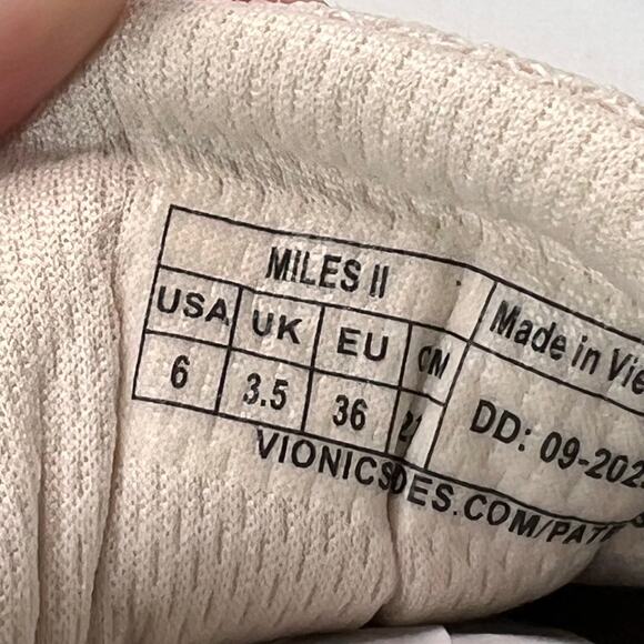 Vionic Miles II Lace Up Comfort Sneaker Cream I3509S1101 Women's US 6M NWB - Picture 9 of 10
